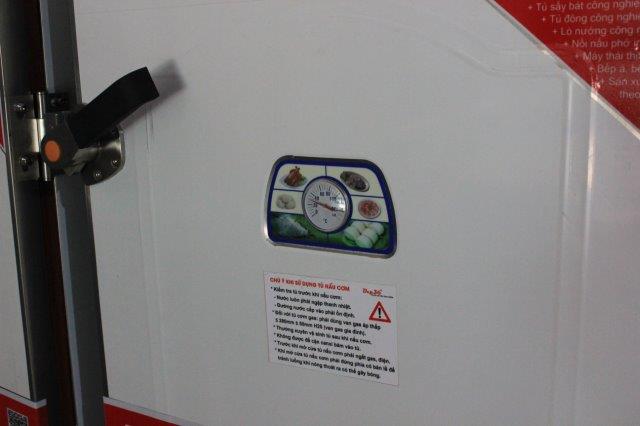 Đồng hồ nhiệt trên tủ nấu cơm 10 khay gas TCG810