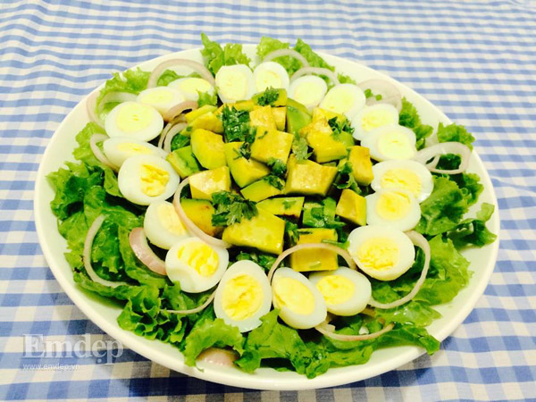 Salad bơ dùng như món rau hoặc món khai vị